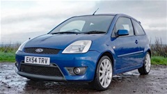 Ford Fiesta hơn 20 năm tuổi của ngôi sao Stuttgart
